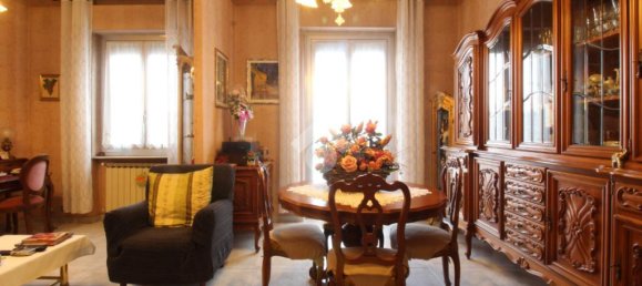 3 bedrooms Apartment in Turin, Italy No. 52474 2
