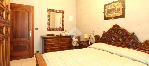 3 bedrooms Apartment in Turin, Italy No. 52474 8