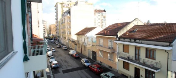 3 bedrooms Apartment in Turin, Italy No. 52474 19