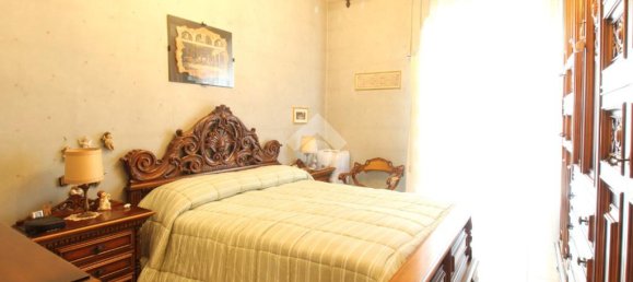 3 bedrooms Apartment in Turin, Italy No. 52474 7