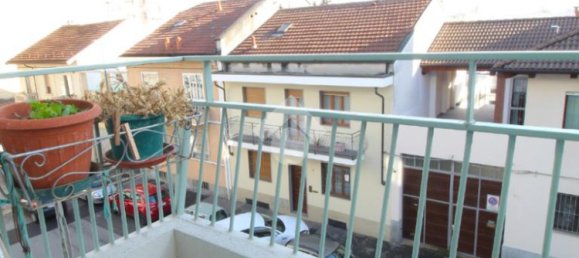 3 bedrooms Apartment in Turin, Italy No. 52474 16