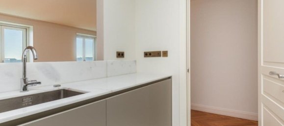 3 غرف نوم منزل ذو طابقين في Lisbon, Portugal رقم 108547 7