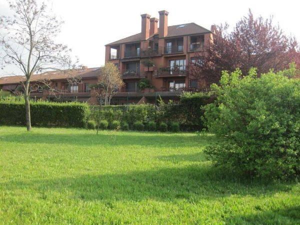 Apartamento de 4 habitaciónes en Lainate, Italy No. 40844