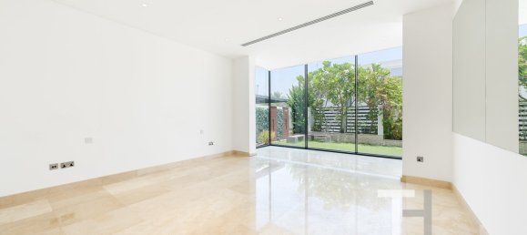 6 bedrooms Villa in Jumeirah Park, UAE No. 35769 4