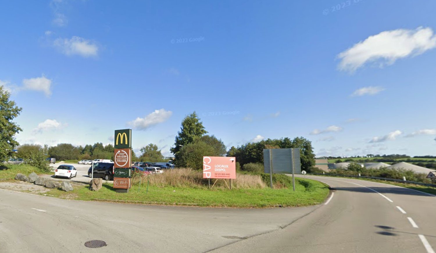 Terreno en Chateaulin, France No. 55268