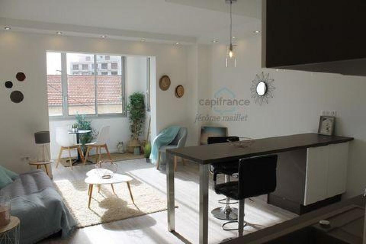 3 bedrooms Condo in Cannes, France No. 8602