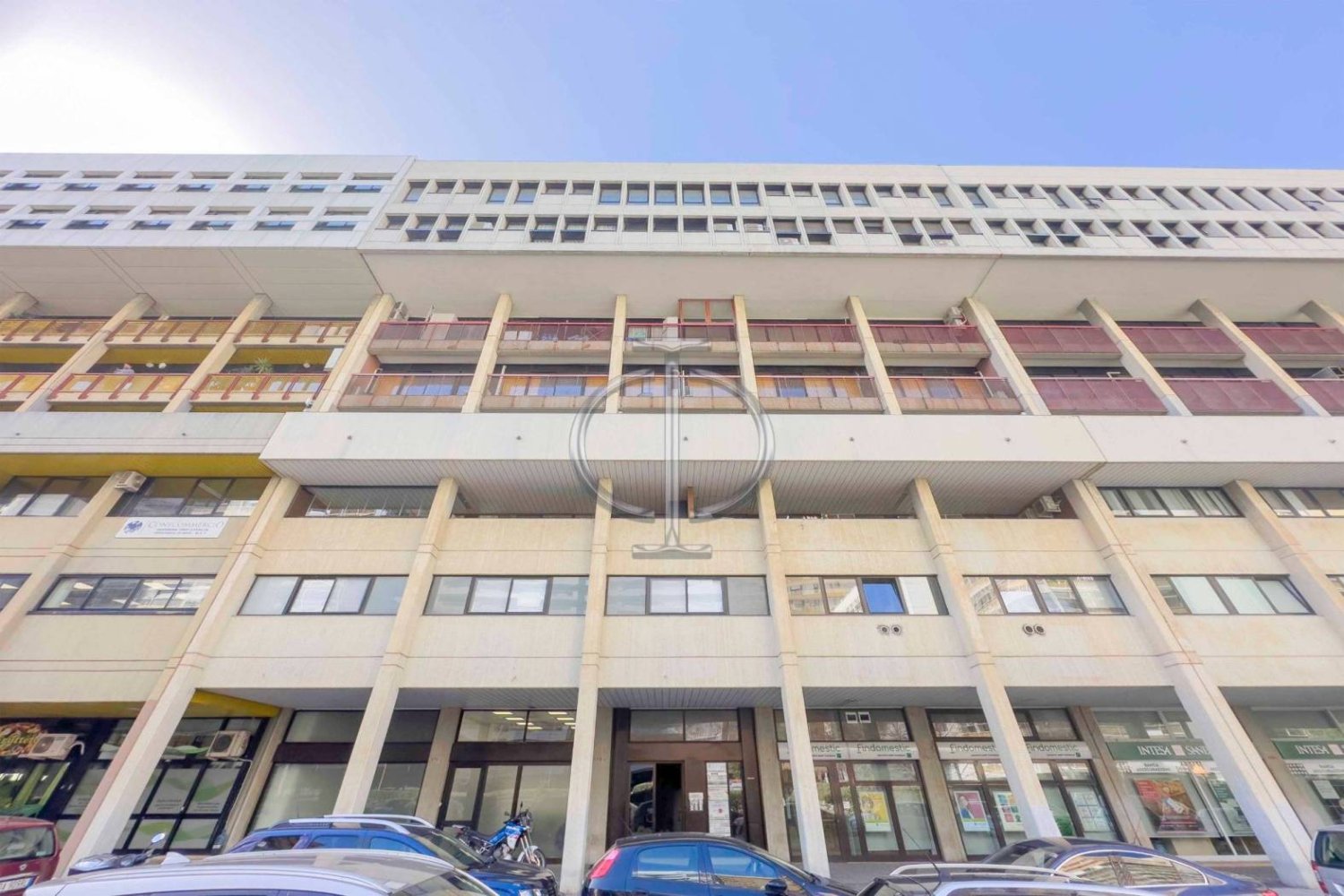 3-salle Bureau à Bari, Italy No. 104792