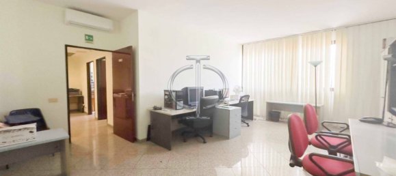3-salle Bureau à Bari, Italy No. 104792 6