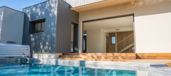 4-salle Villa à Agde, France No. 280015 2