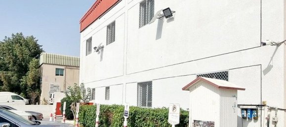 1021.9m² Warehouse in Al Quoz, UAE No. 36248 2