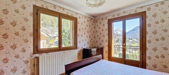 5 bedrooms House in Hautes-Alpes, France No. 300783 8