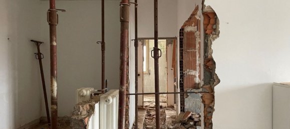 4 bedrooms Apartment in Modena, Italy No. 327802 13