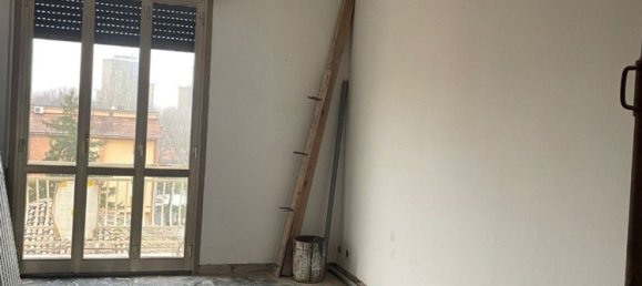 4 bedrooms Apartment in Modena, Italy No. 327802 8