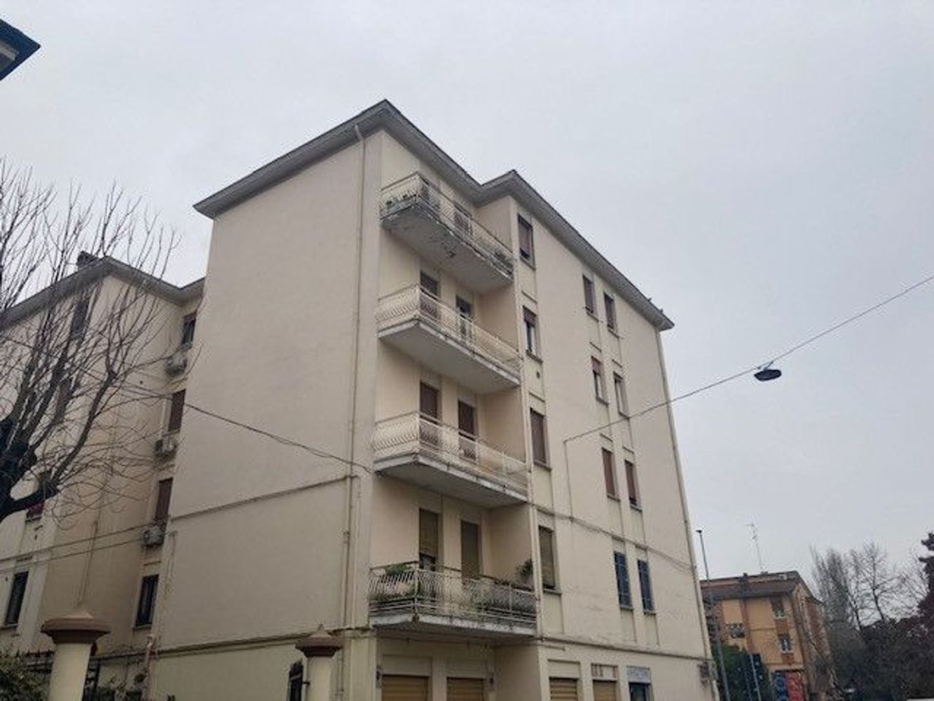 4 bedrooms Apartment in Modena, Italy No. 327802