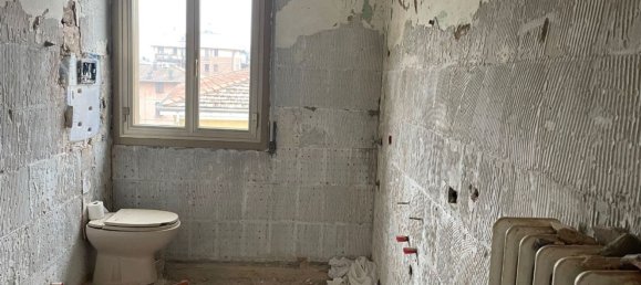 4 bedrooms Apartment in Modena, Italy No. 327802 15