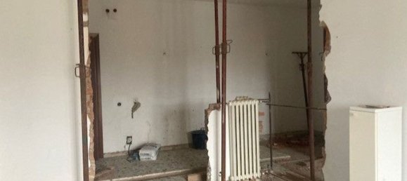 4 bedrooms Apartment in Modena, Italy No. 327802 10