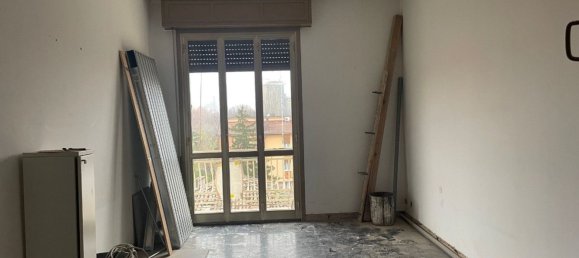 4 bedrooms Apartment in Modena, Italy No. 327802 7