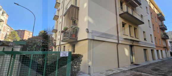 3 rooms Apartment in Bologna, Italy No. 22070 12