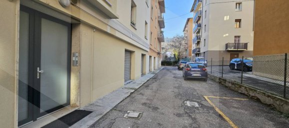 3 rooms Apartment in Bologna, Italy No. 22070 13