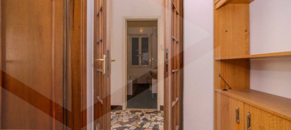 3 rooms Apartment in Bologna, Italy No. 22070 2