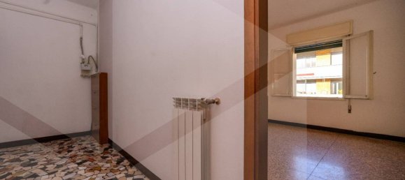 3 rooms Apartment in Bologna, Italy No. 22070 6