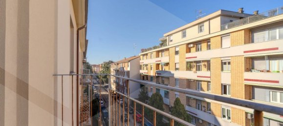 3 rooms Apartment in Bologna, Italy No. 22070 37