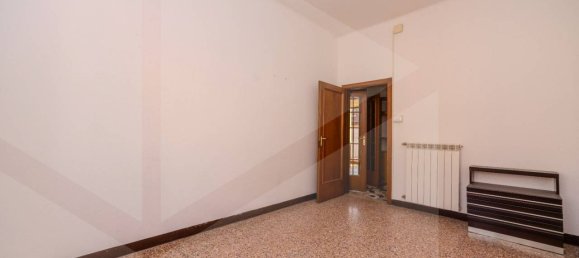 3 rooms Apartment in Bologna, Italy No. 22070 3