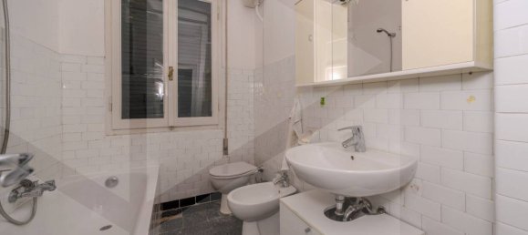 3 rooms Apartment in Bologna, Italy No. 22070 10