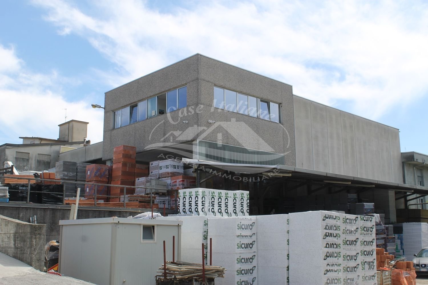 Склад с 4 комнатами в Комо, Италия № 78819