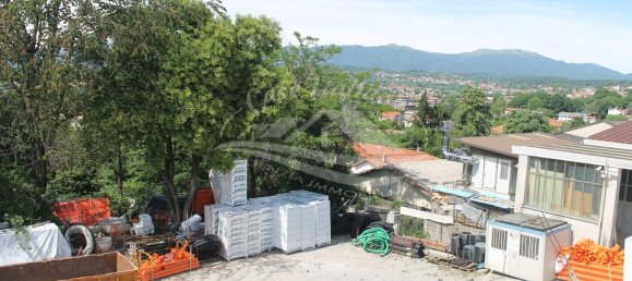 Склад с 4 комнатами в Комо, Италия № 78819 17