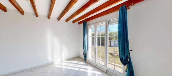 3 bedrooms Villa in Saint-Pierre-les-Nemours, France No. 197537 4