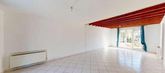 3 bedrooms Villa in Saint-Pierre-les-Nemours, France No. 197537 5