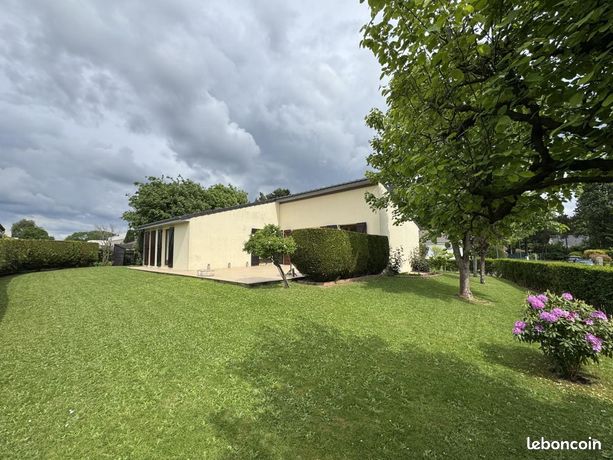 3 bedrooms House in Bois-Guillaume, France No. 359941