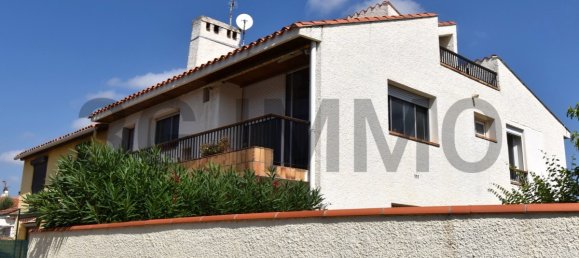 5 bedrooms Villa in Saint-Esteve, France No. 205363 3