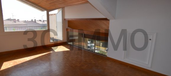 5 bedrooms Villa in Saint-Esteve, France No. 205363 7