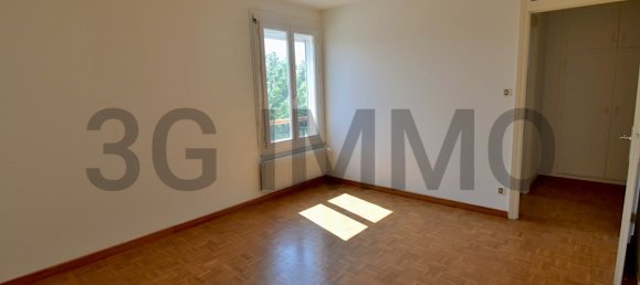 5 bedrooms Villa in Saint-Esteve, France No. 205363 27