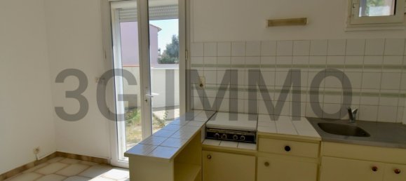 5 bedrooms Villa in Saint-Esteve, France No. 205363 11