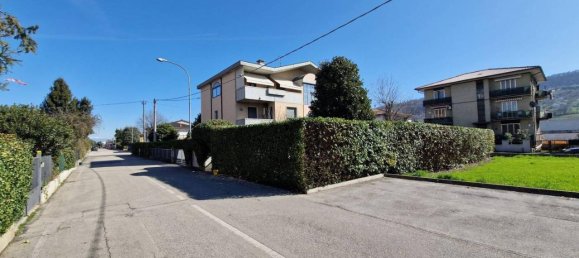 3 rooms Apartment in Montecchio Maggiore, Italy No. 152657 3