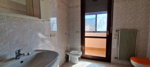 3 rooms Apartment in Montecchio Maggiore, Italy No. 152657 12