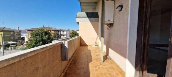 3 rooms Apartment in Montecchio Maggiore, Italy No. 152657 9