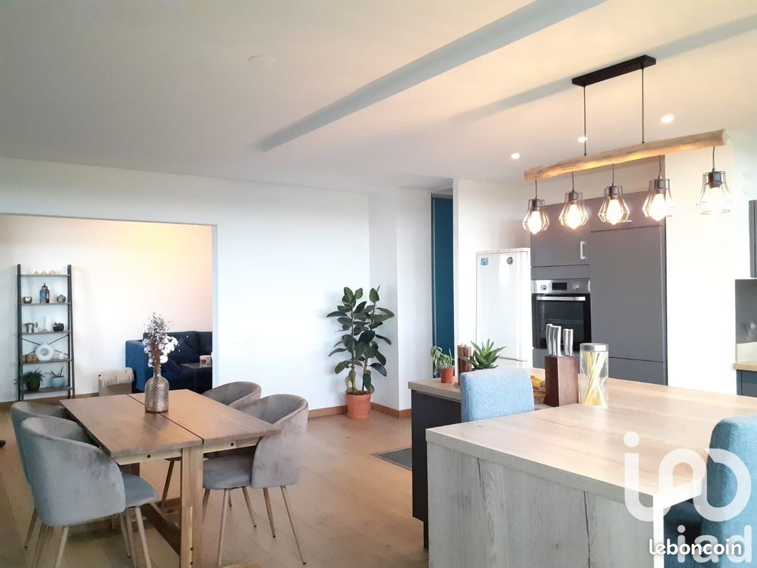 2 bedrooms Apartment in Lille, France No. 274454