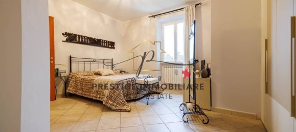 Apartamento de 3 dormitorios en Livorno, Italy No. 354596 3