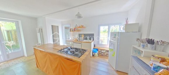 3 bedrooms Castles in Yonne, France No. 301616 4