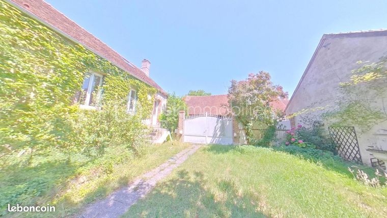 3 bedrooms Castles in Yonne, France No. 301616