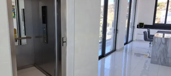 Вилла с 7 спальнями в Агиос Тихонас, Кипр № 296 9