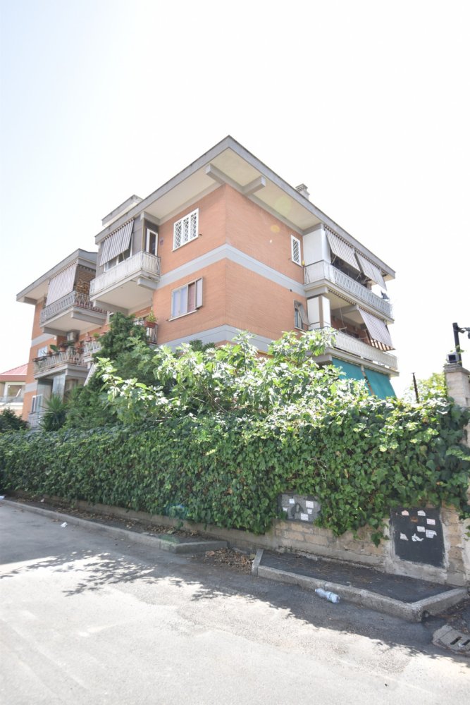 2 rooms Apartment in Rome, Italy No. 272628