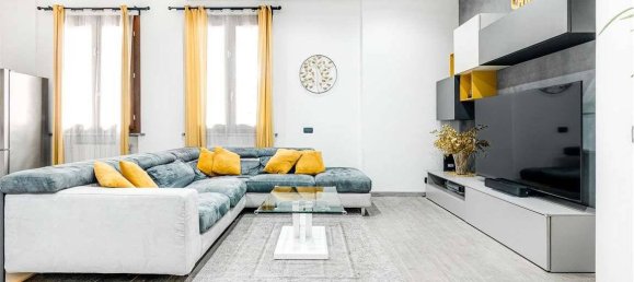 Квартира с 2 спальнями в Ро, Италия № 259231 4