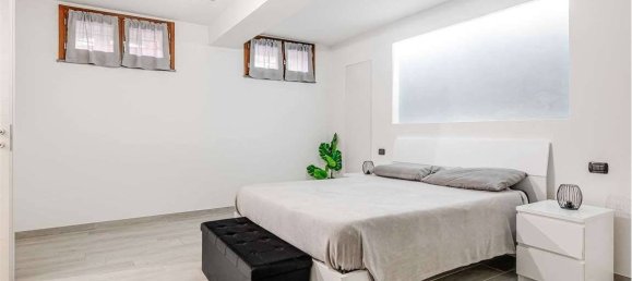 Квартира с 2 спальнями в Ро, Италия № 259231 15