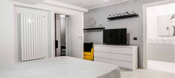 Квартира с 2 спальнями в Ро, Италия № 259231 17