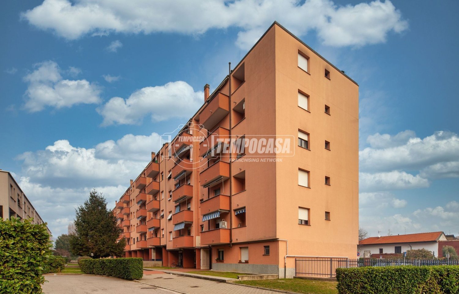 2 bedrooms Apartment in Muggiò, Italy No. 383120